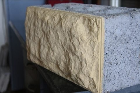 Блок из глины с покрытием