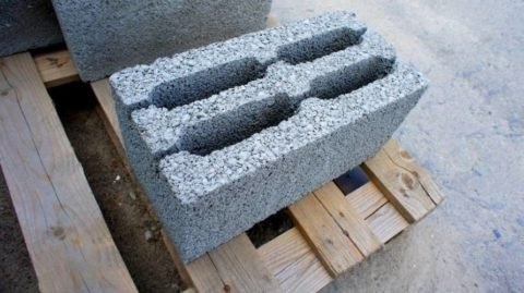 Полый глиняный бетонный блок